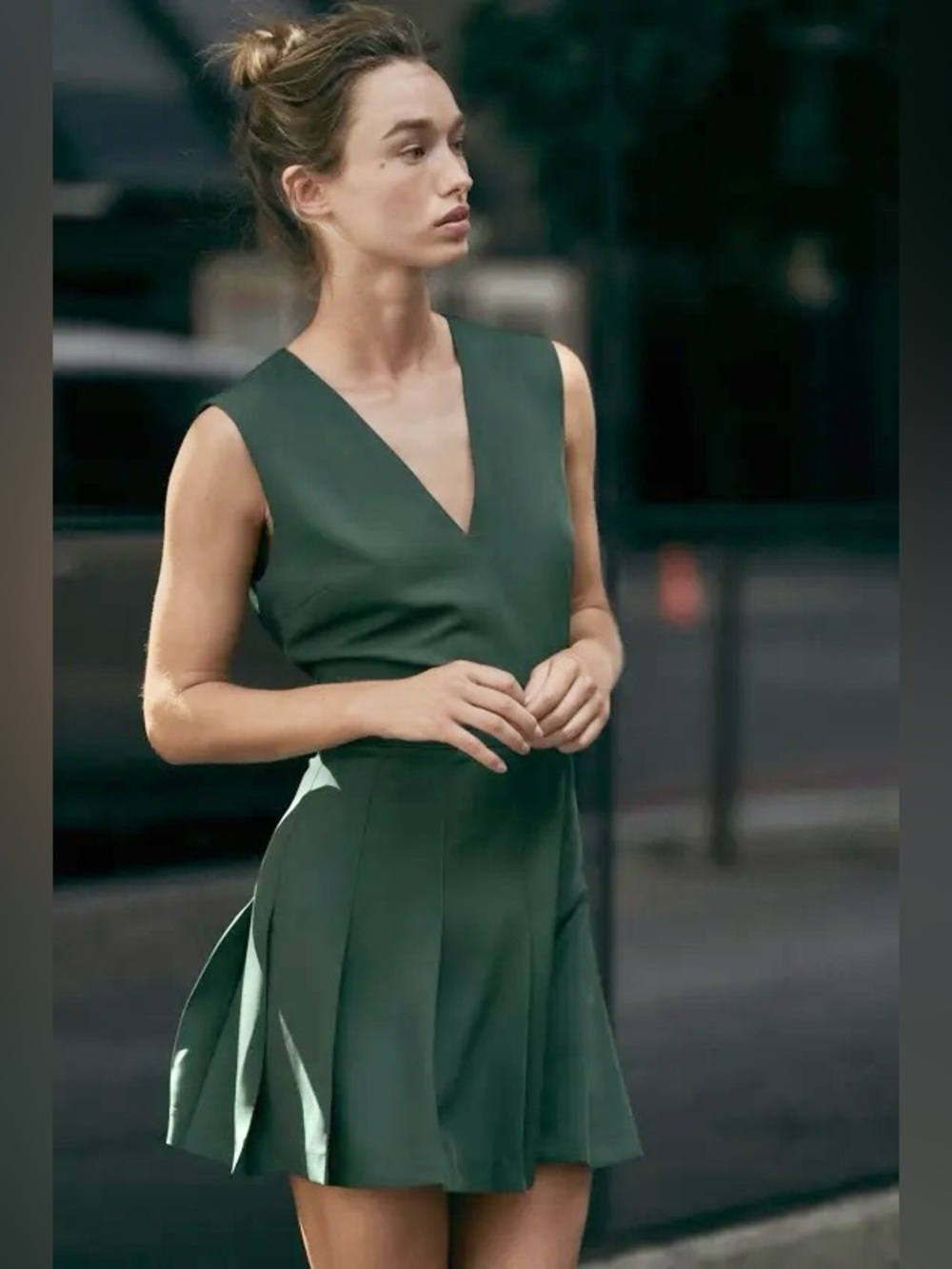 ZARA Sleeveless Deep V-Neck Green Crepe Short Pleated Bottom Dress. L NWT